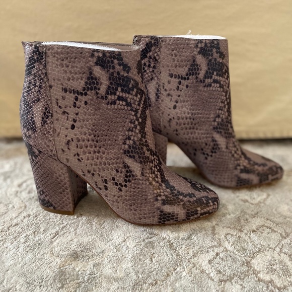 SALE Steve Madden Snakeskin Booties - Picture 3 of 4